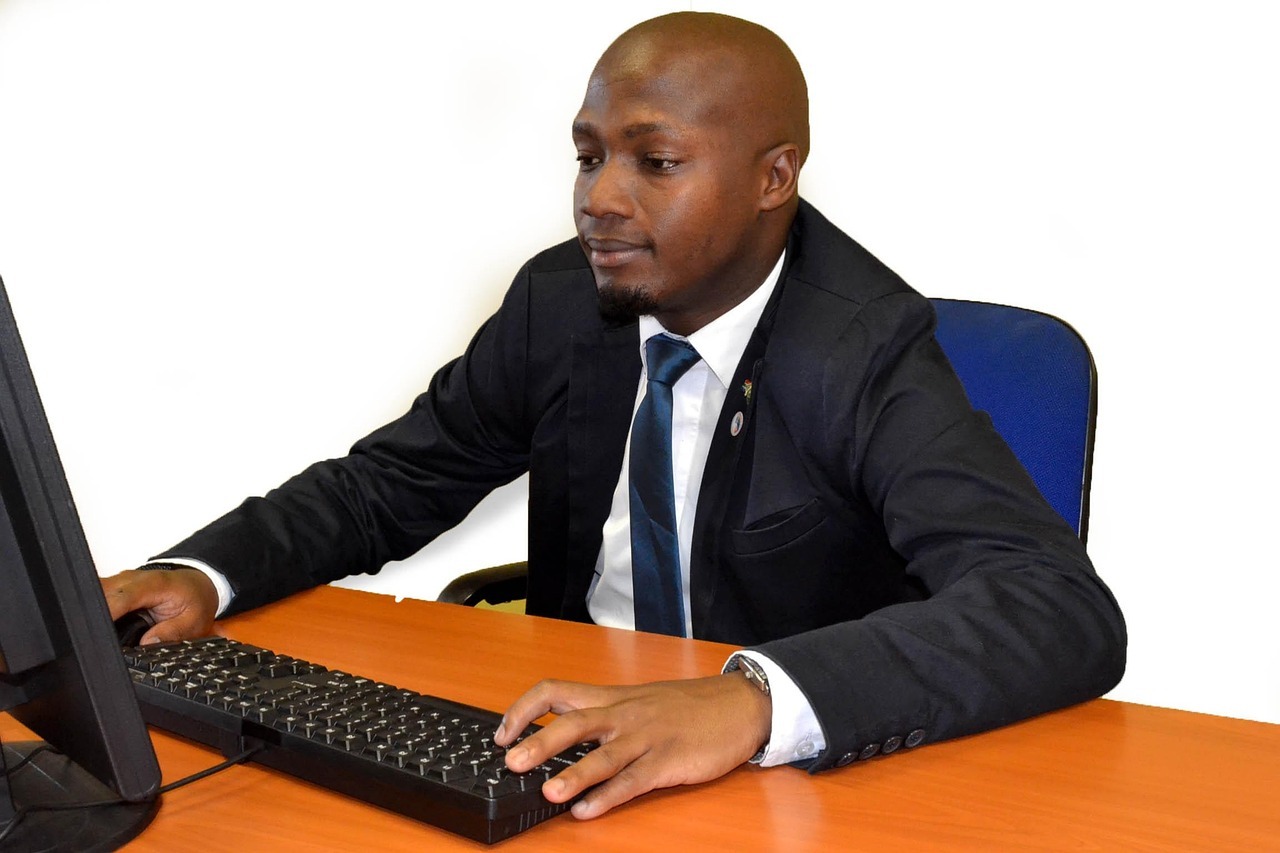 african-668398_1280